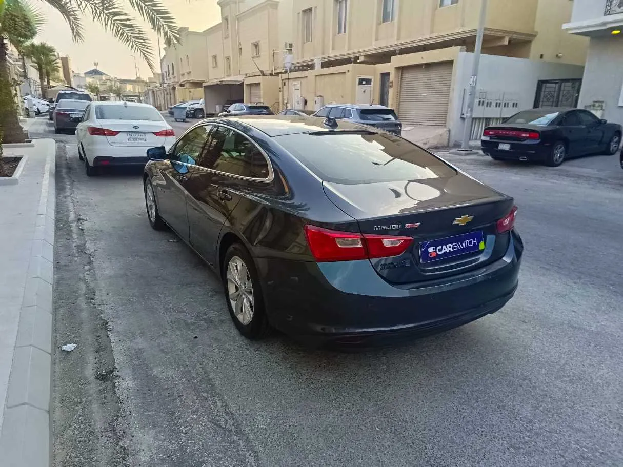 Car image 7