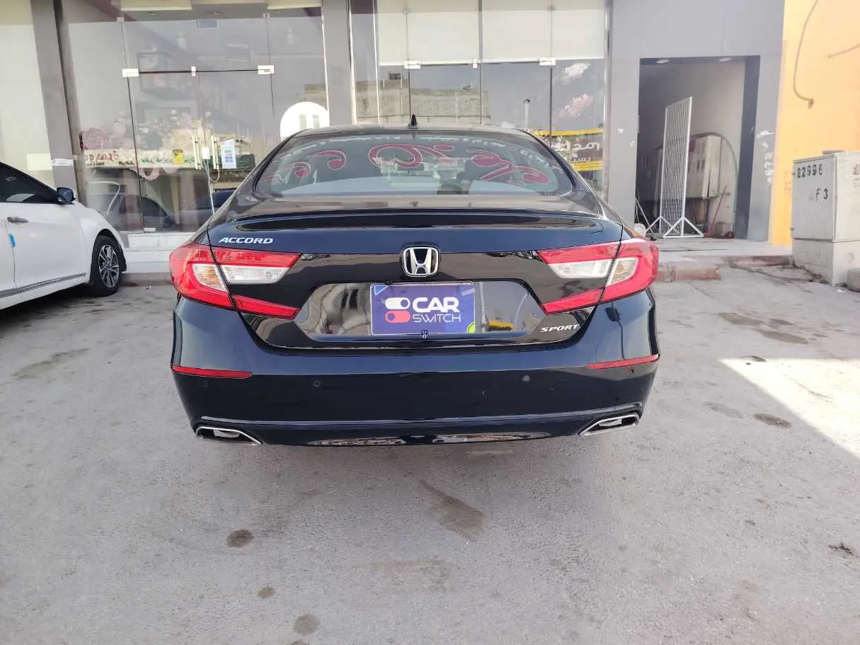 Car image 6