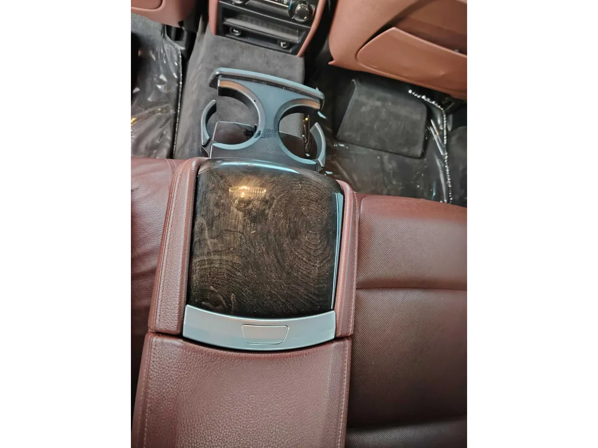 Car image 40