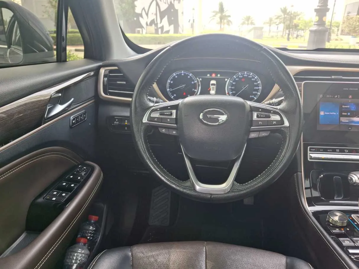 Car image 17