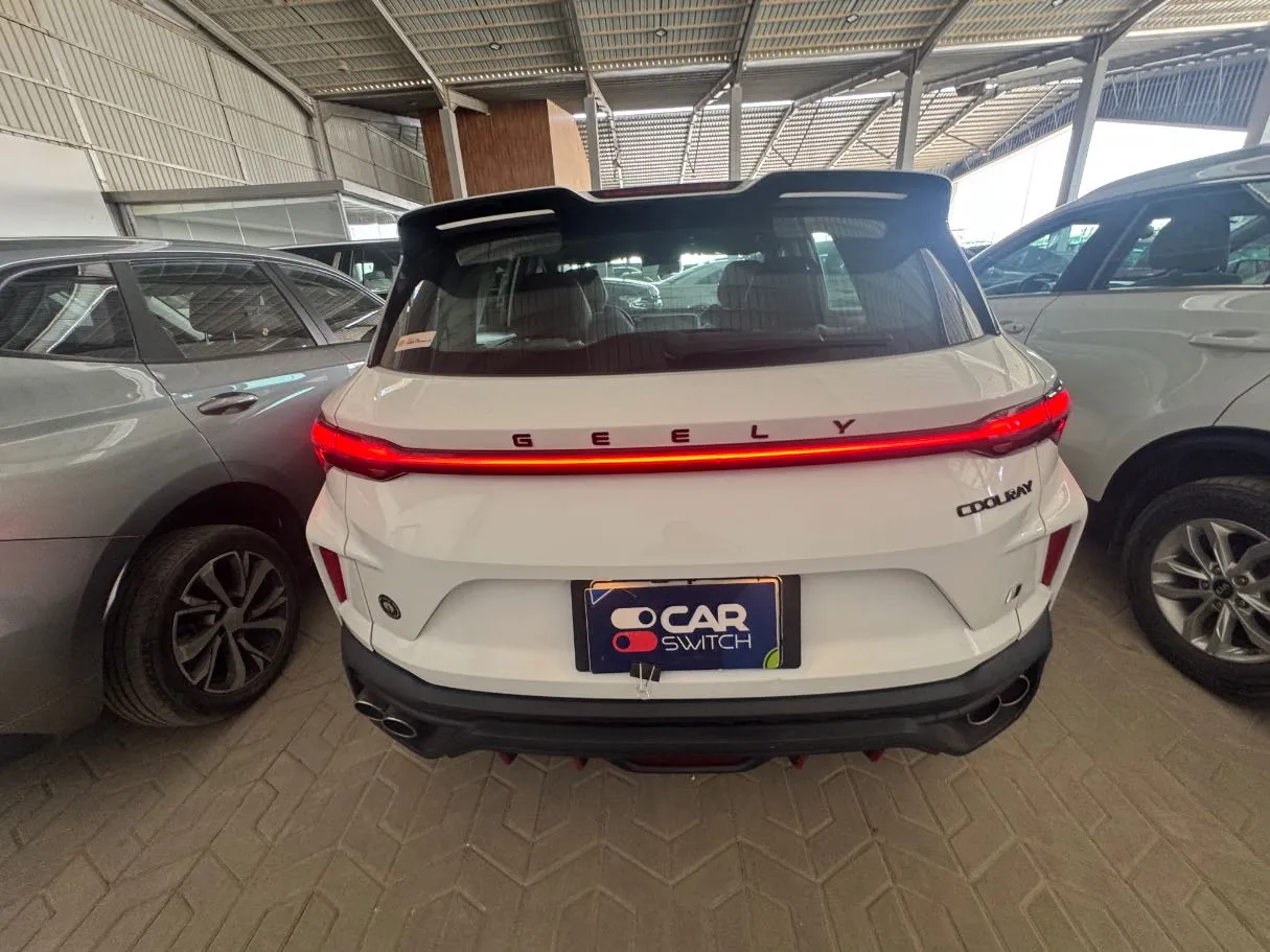 Car image 5