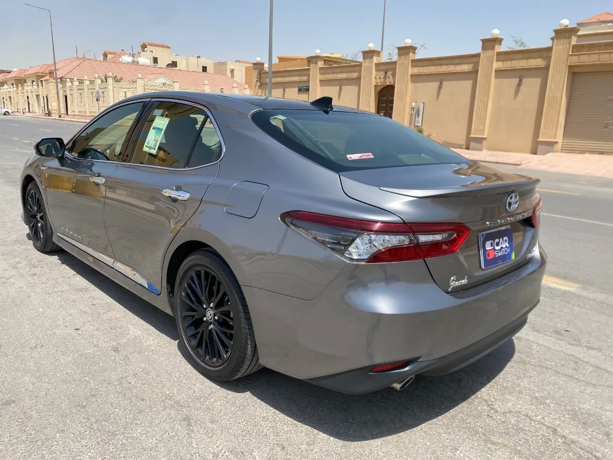 Car image 7