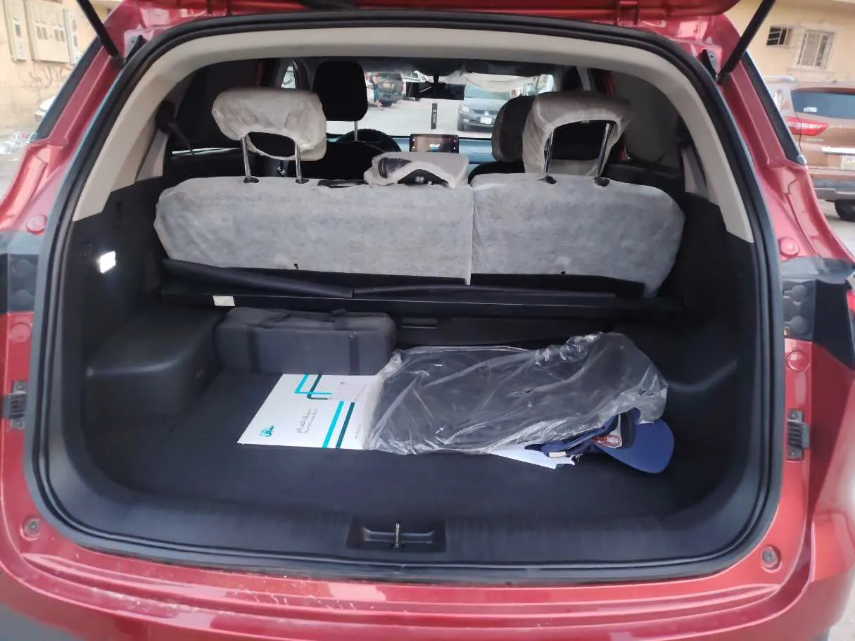 Car image 26