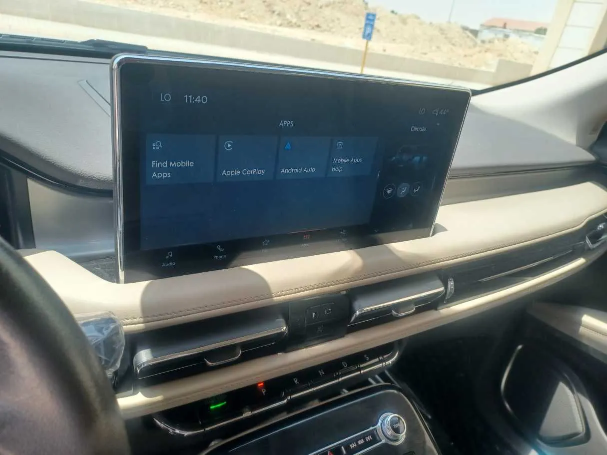 Car image 18