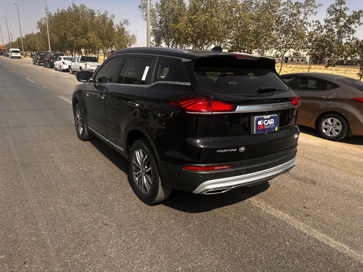 Car image 7