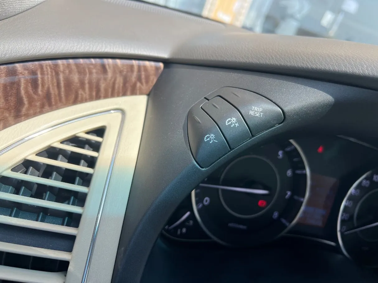 Car image 29