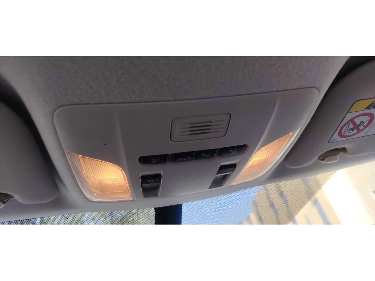 Car image 28