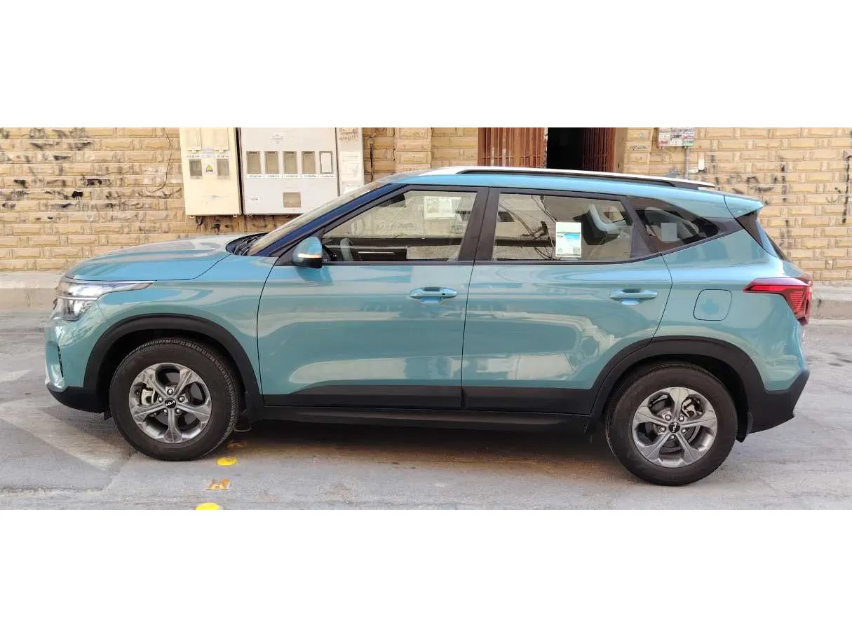 Car image 8