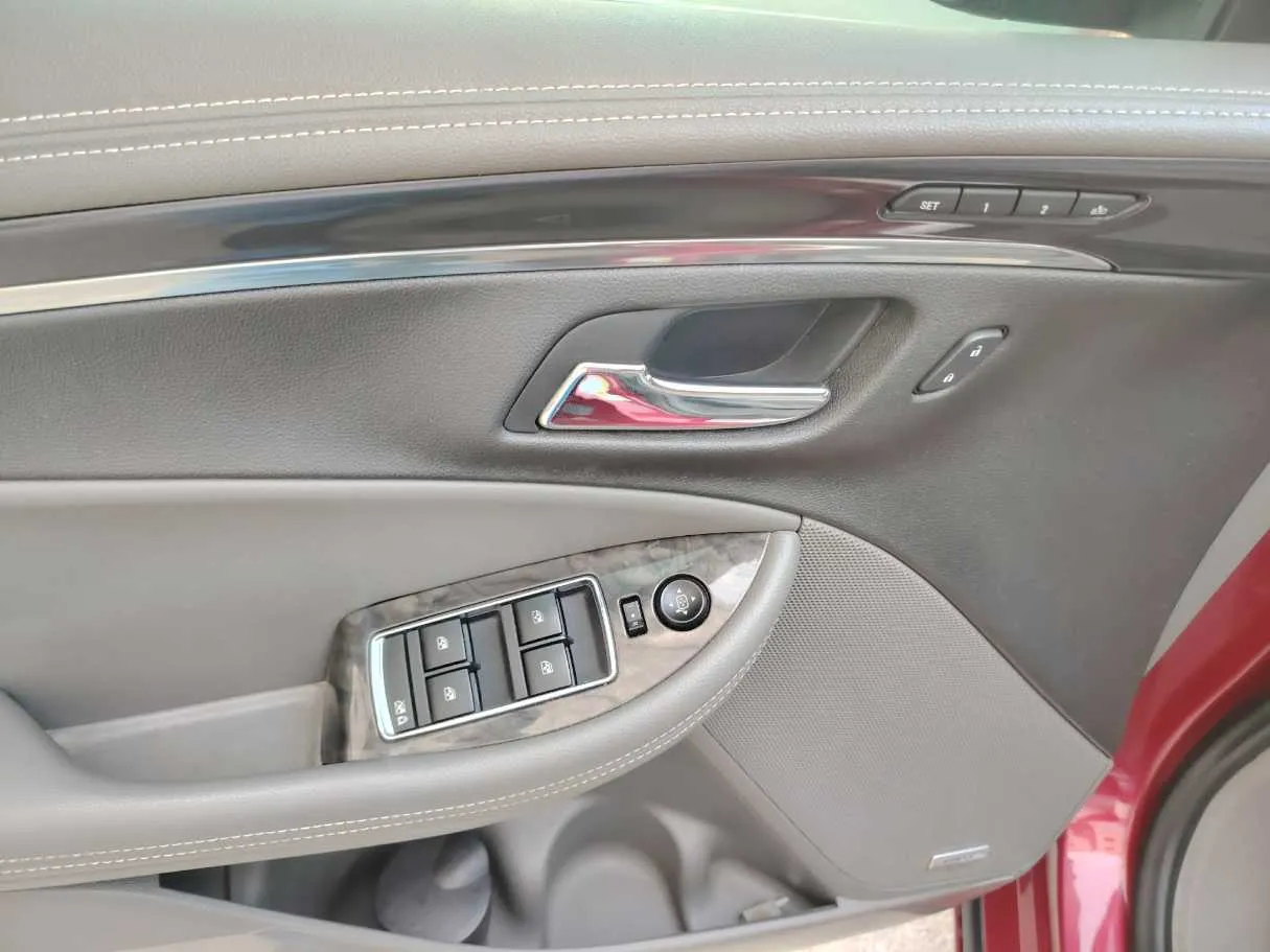Car image 28