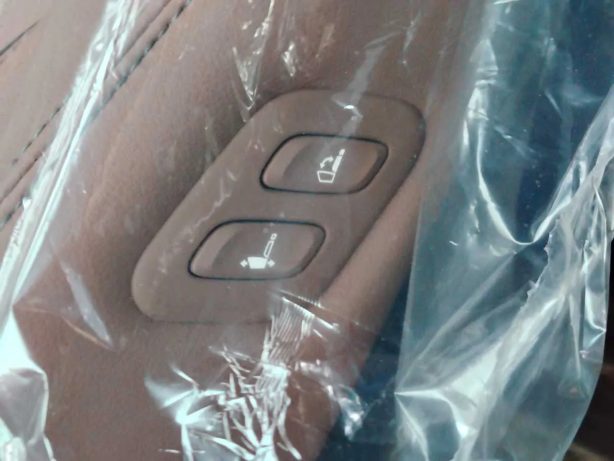 Car image 37