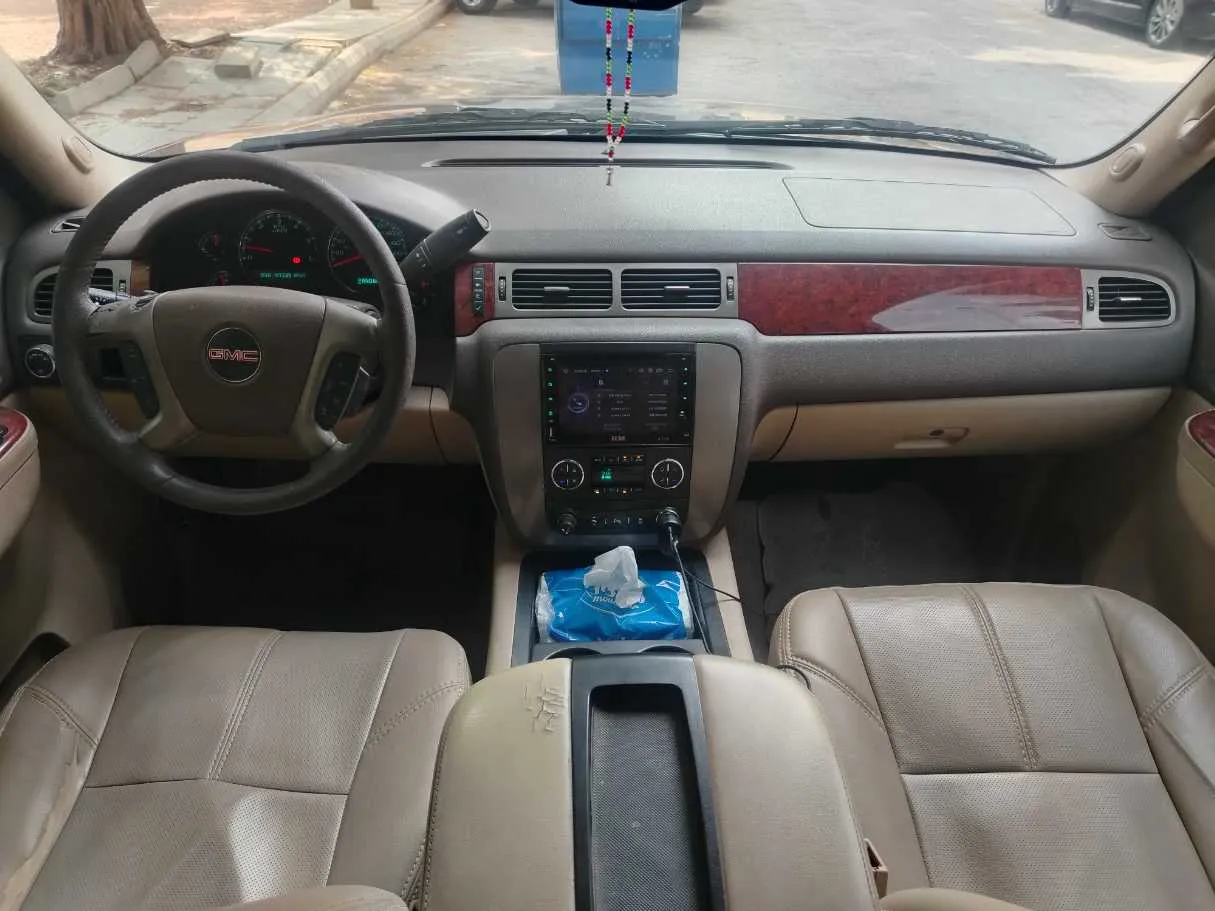 Car image 21