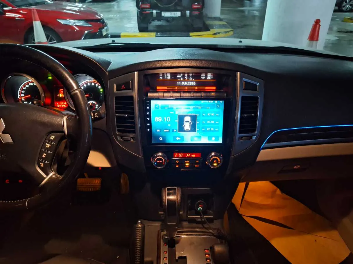 Car image 15