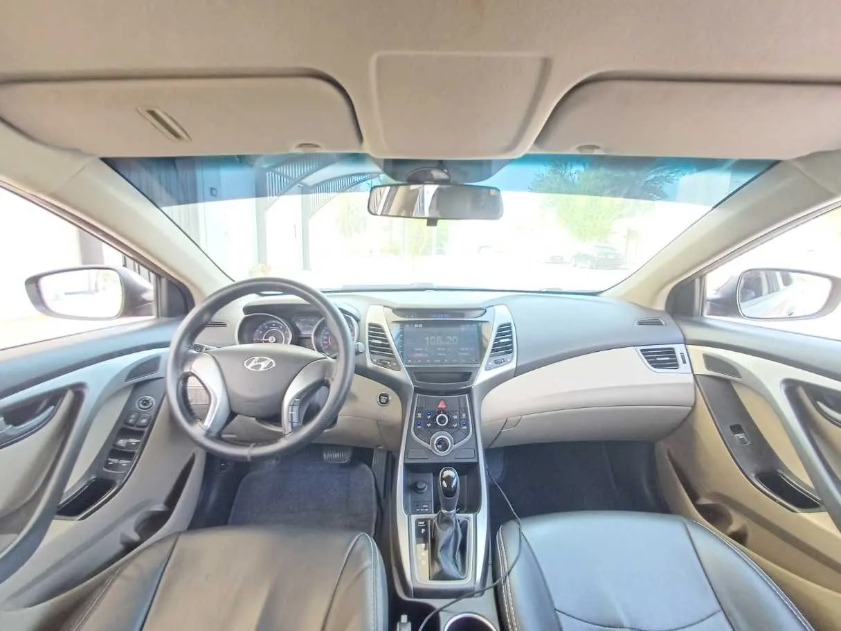 Car image 17