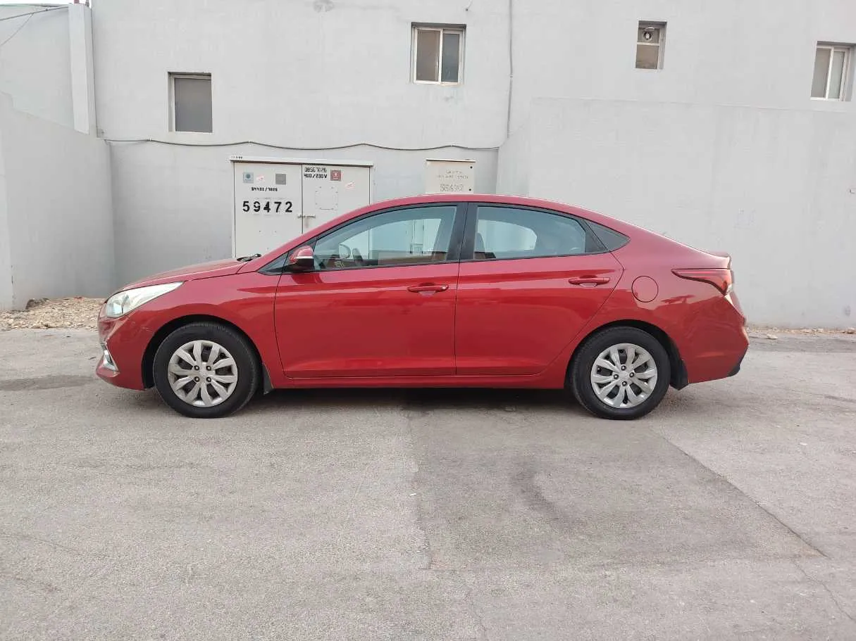 Car image 8