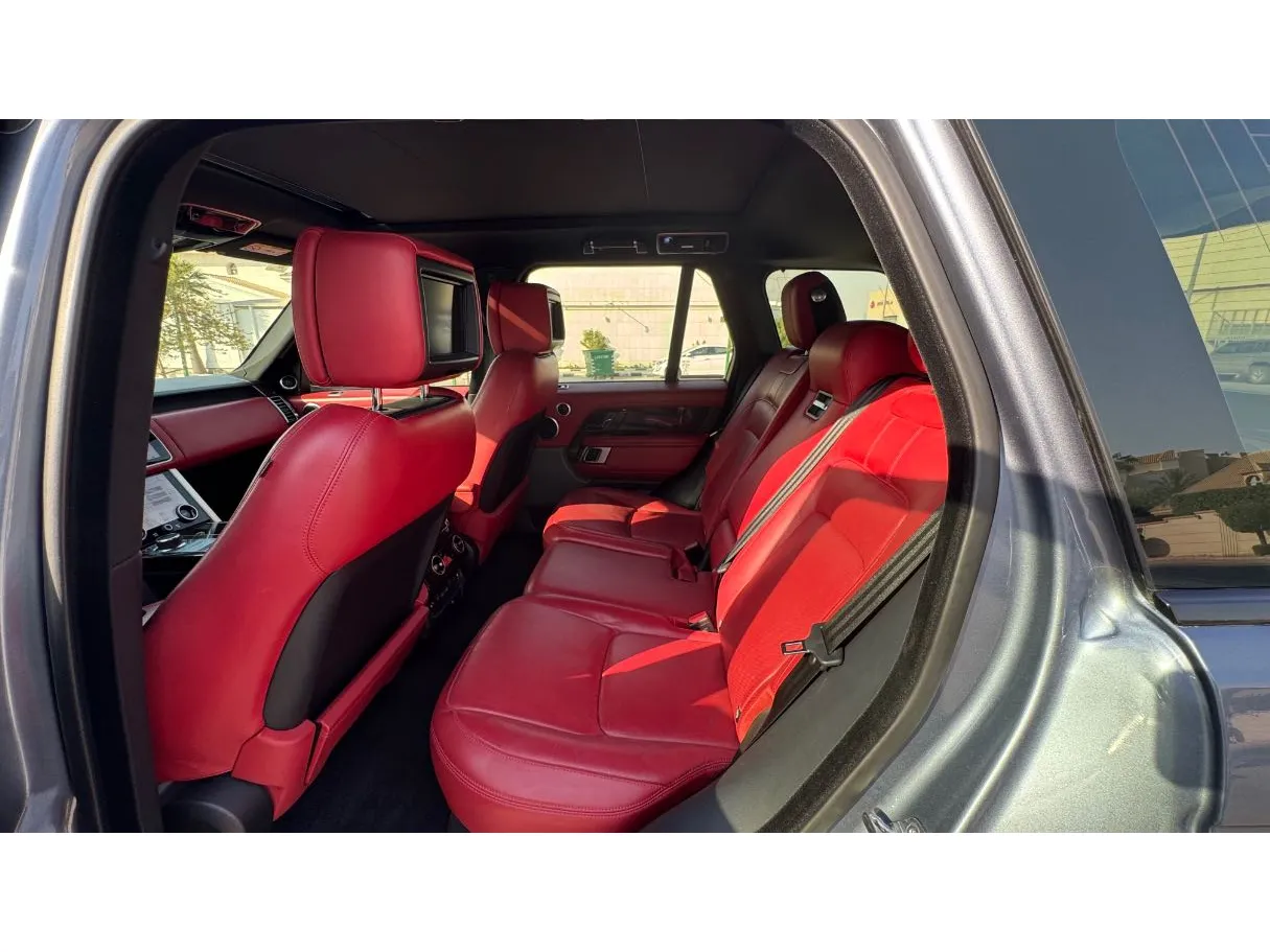 Car image 13