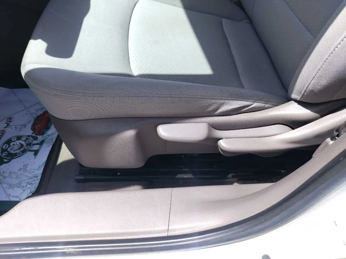 Car image 38