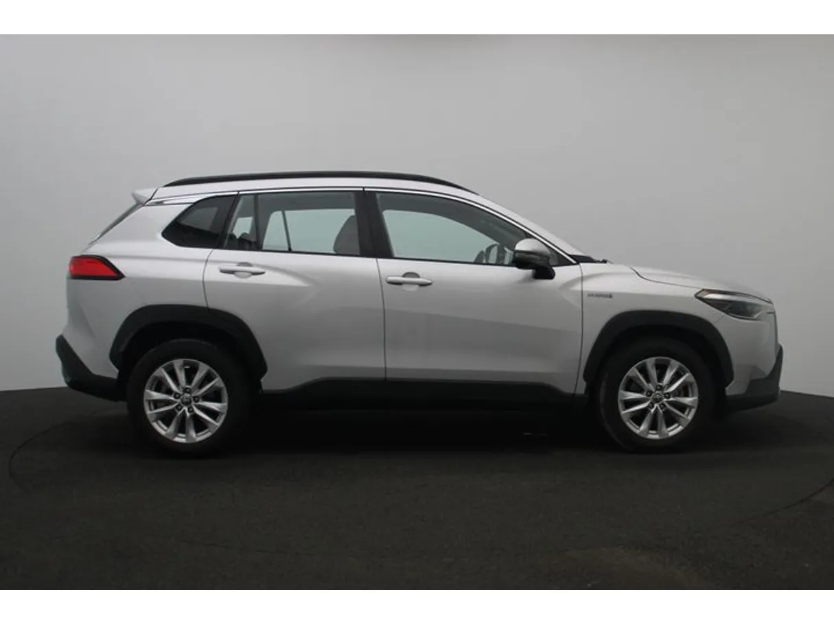 Car image 13