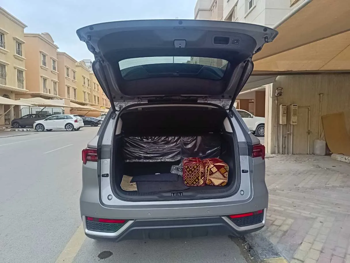 Car image 24