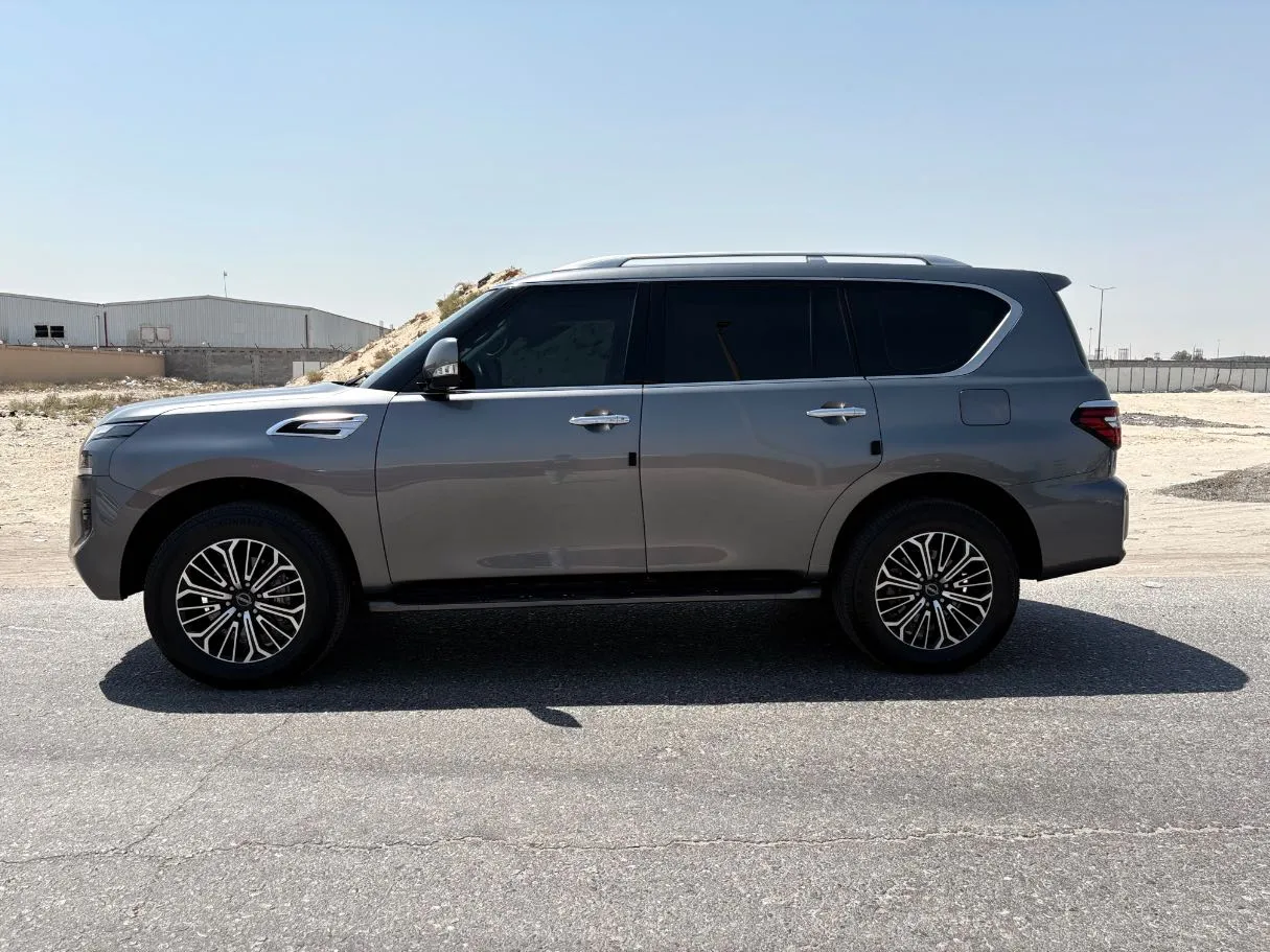 Car image 8