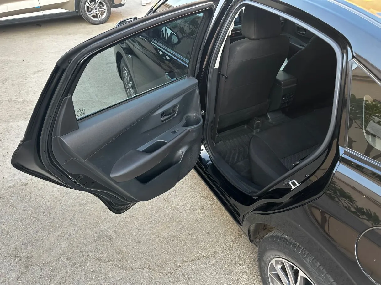 Car image 13