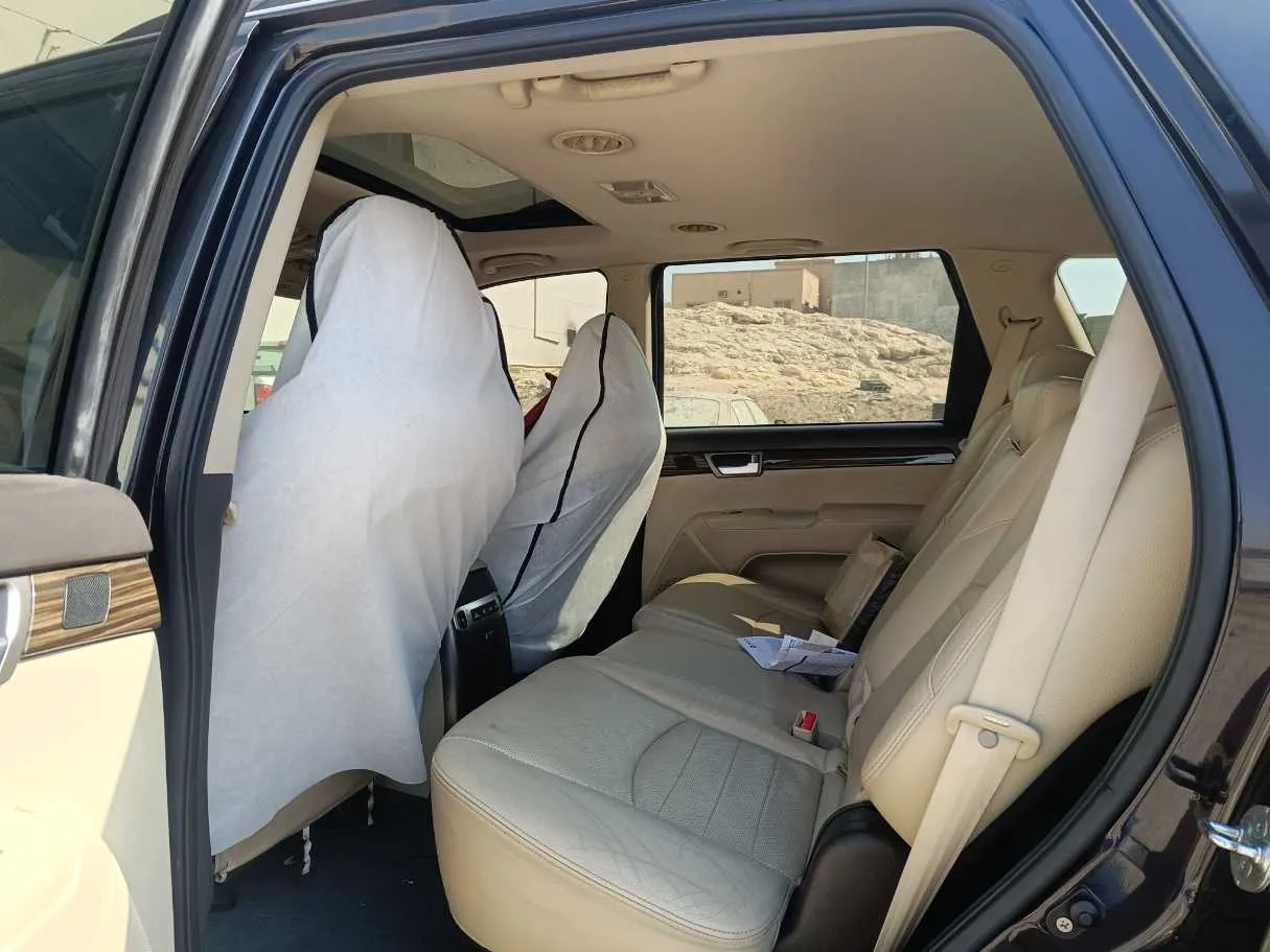 Car image 17
