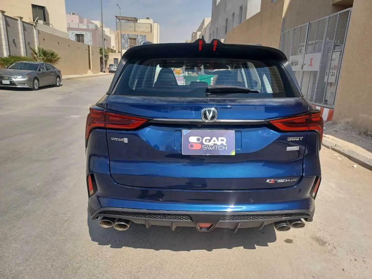 Car image 6