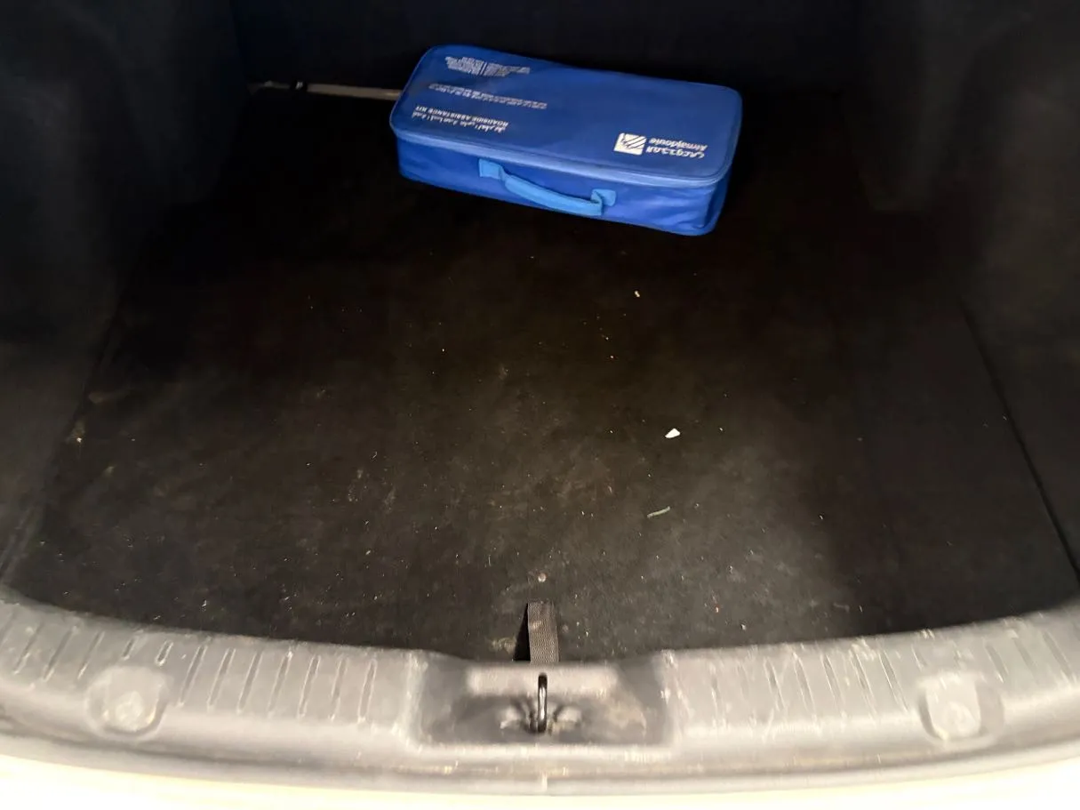 Car image 20