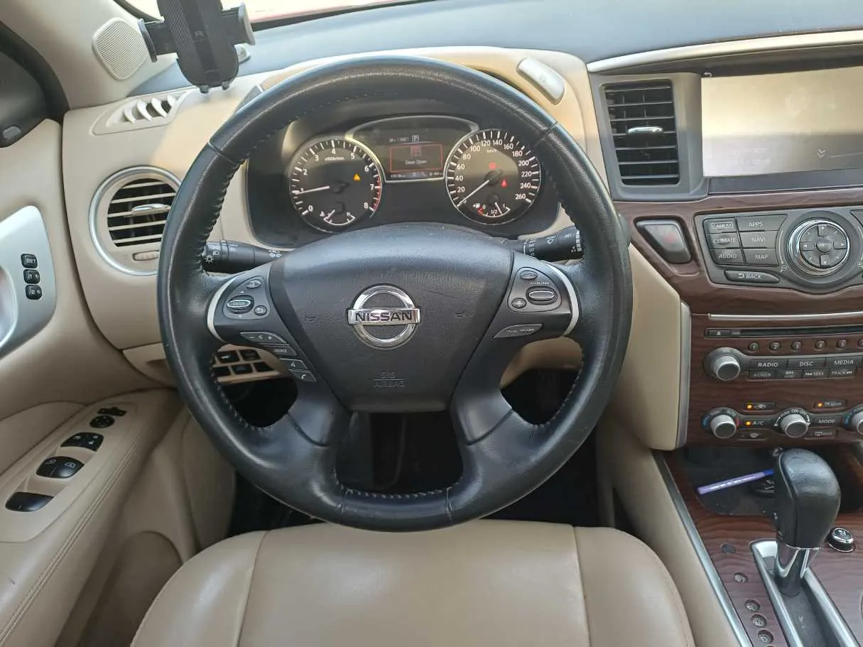 Car image 17