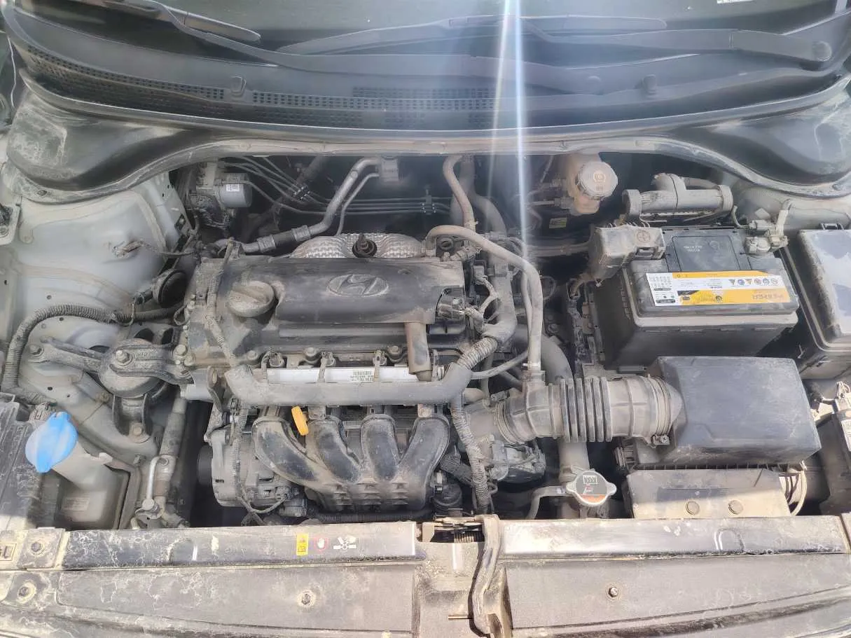 Car image 32