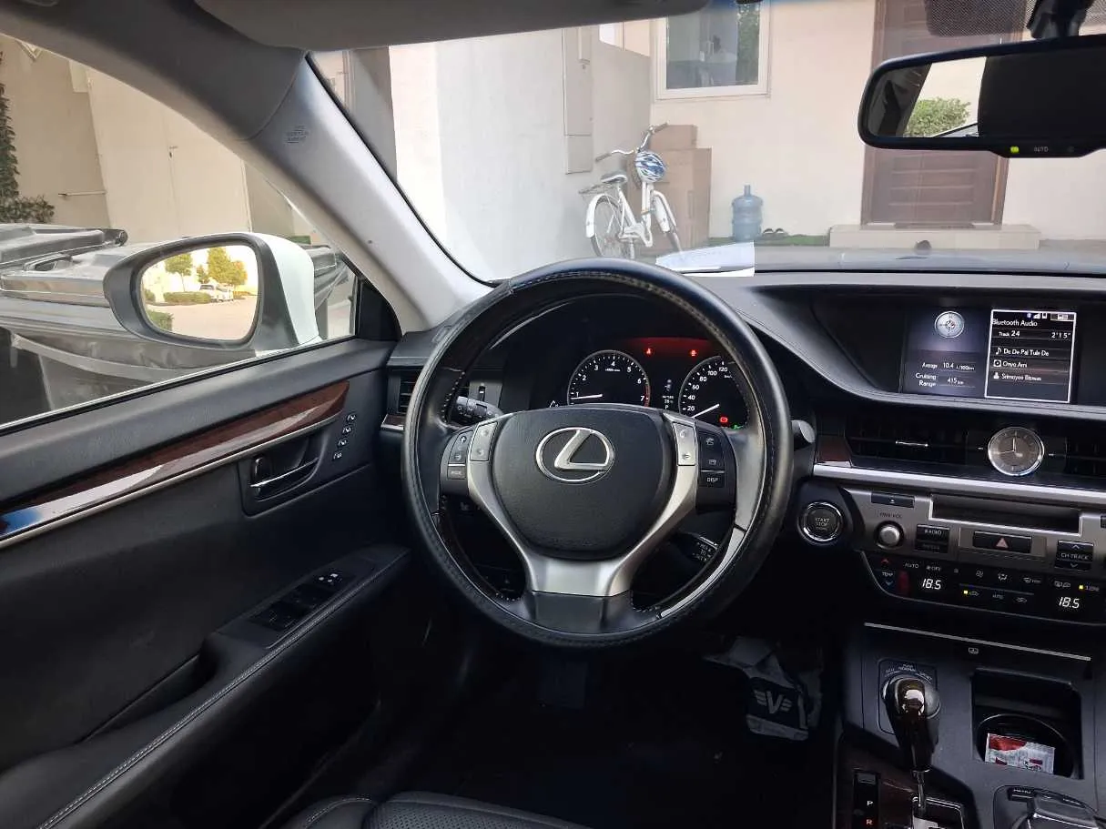 Car image 18