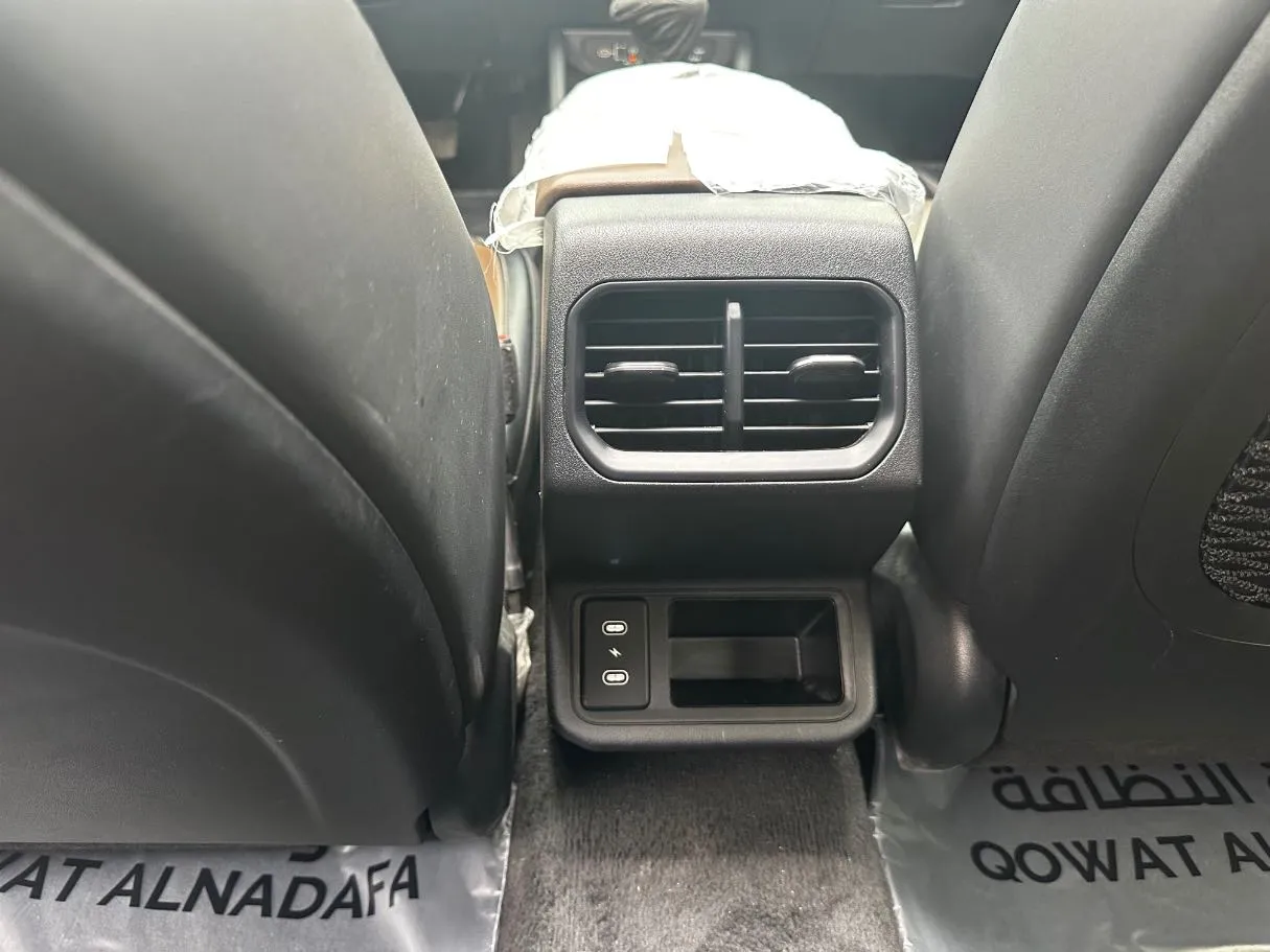 Car image 26