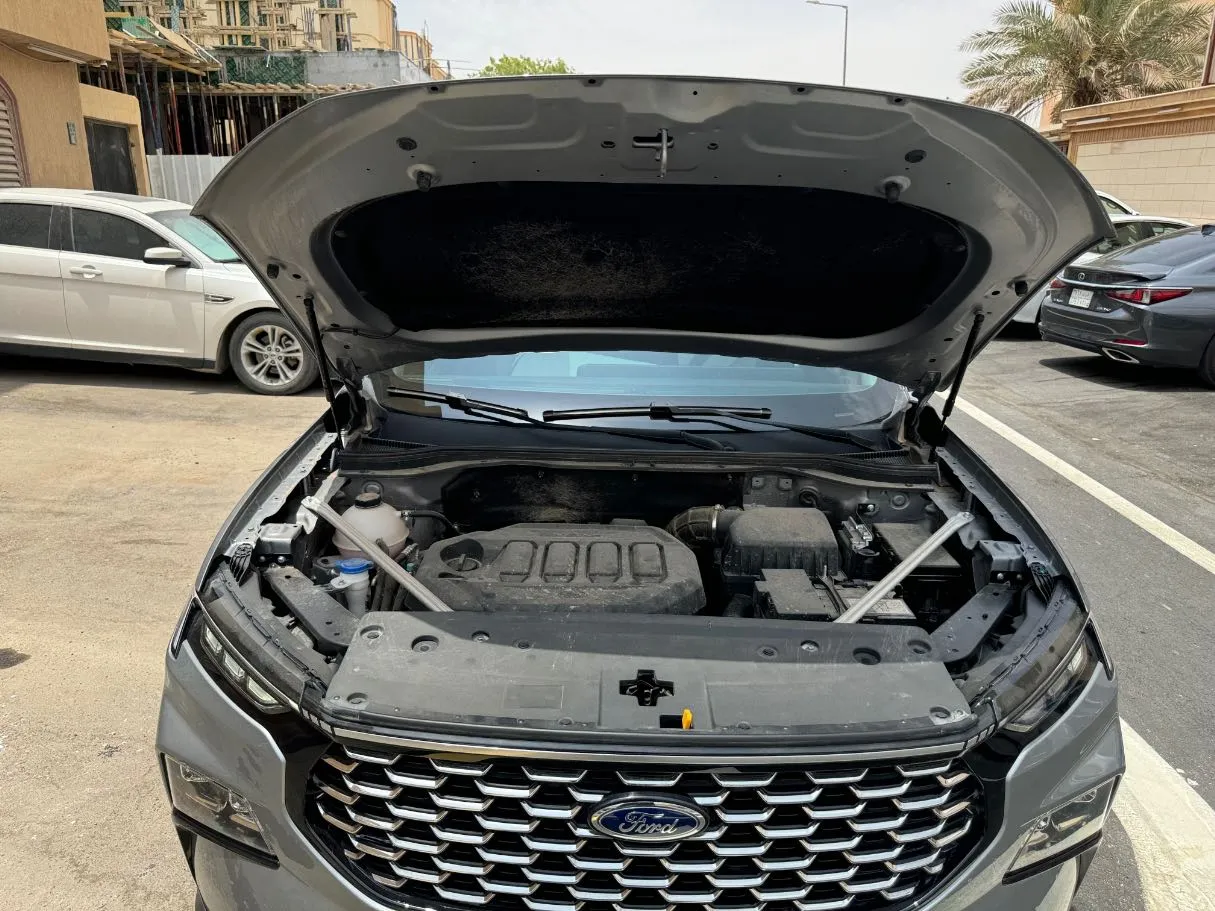 Car image 25