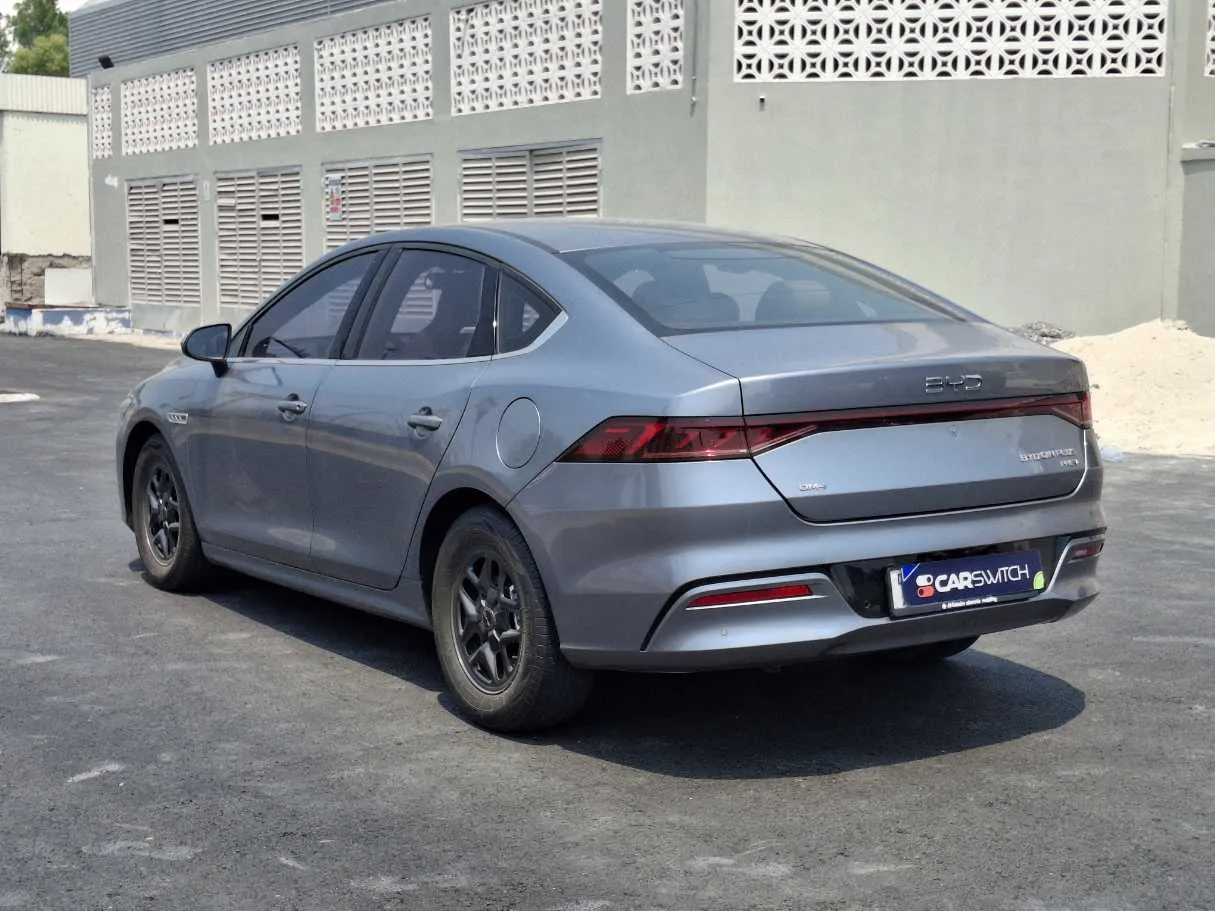 Car image 7