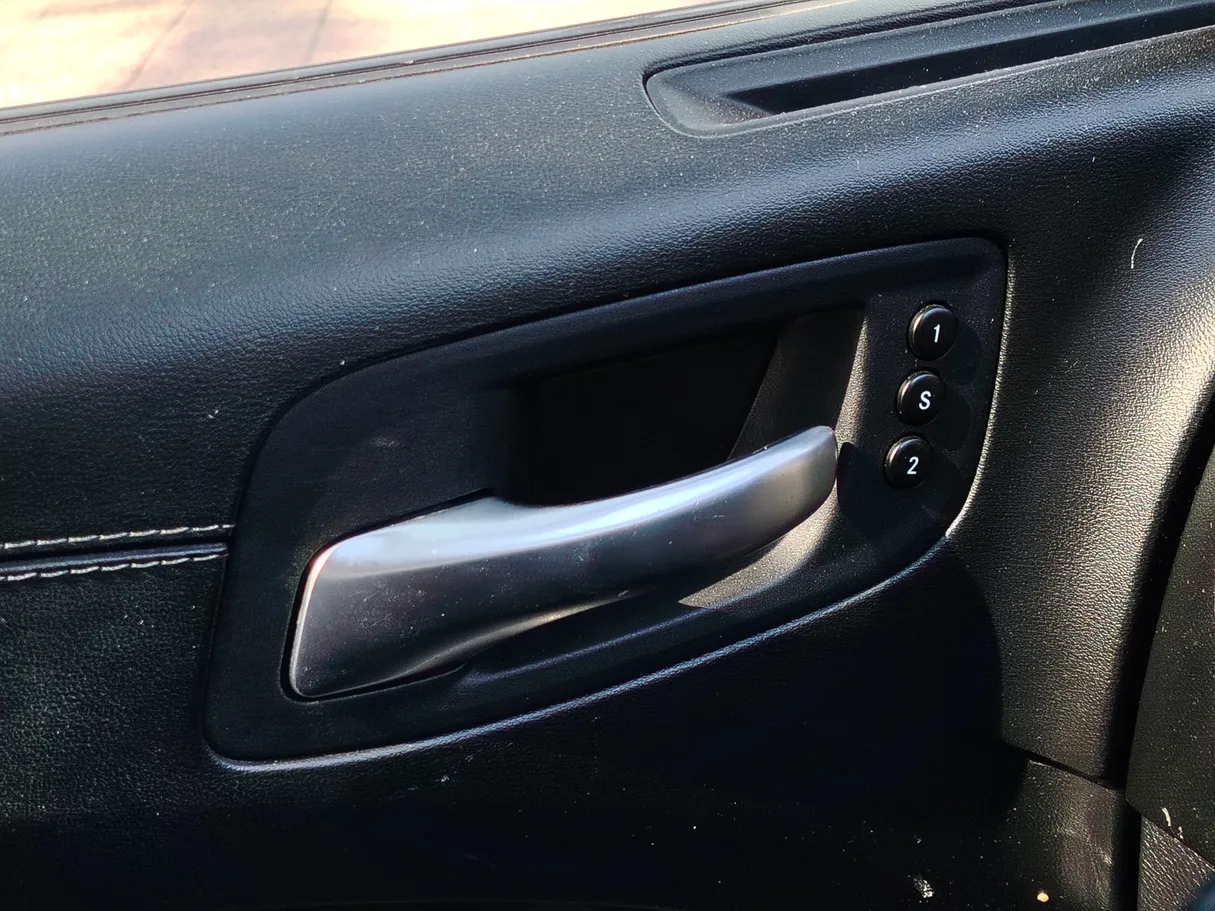 Car image 27