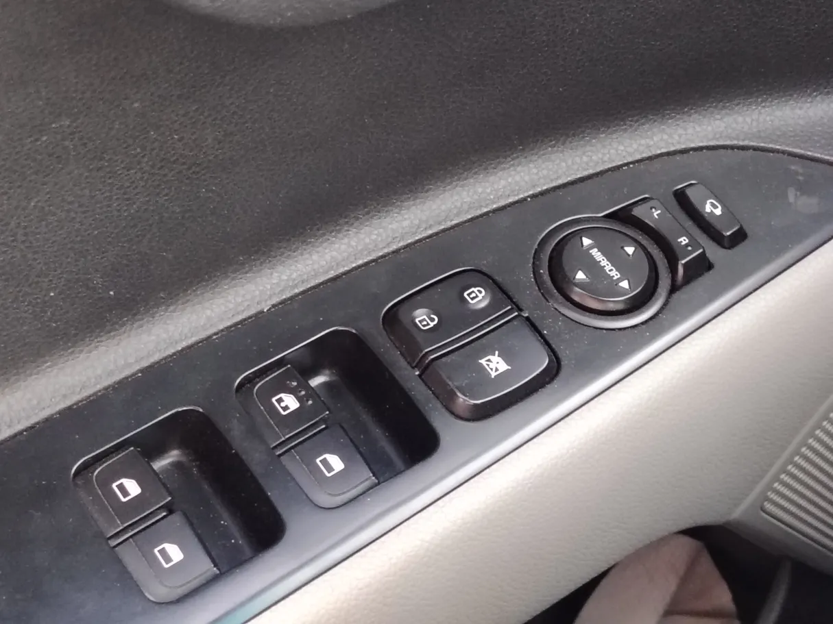 Car image 23