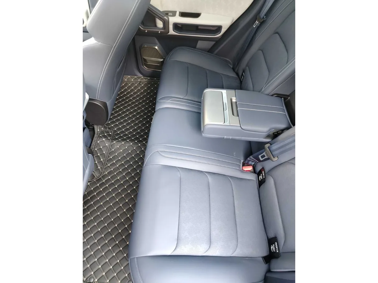 Car image 35