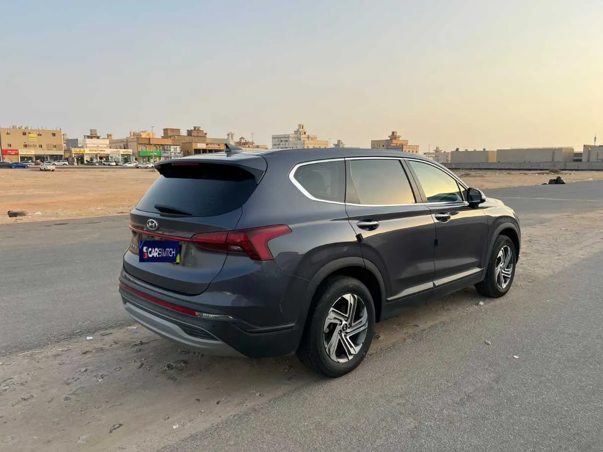 Car image 5