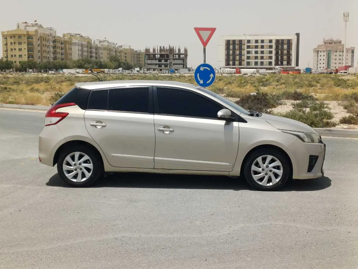 Car image 4