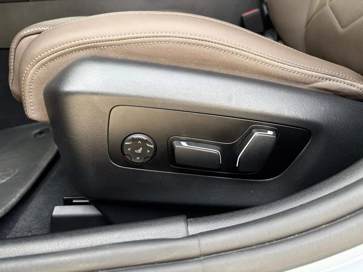 Car image 31