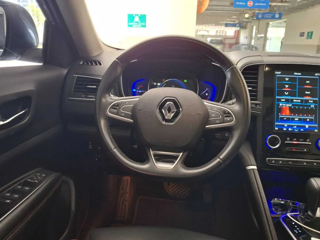 Car image 13