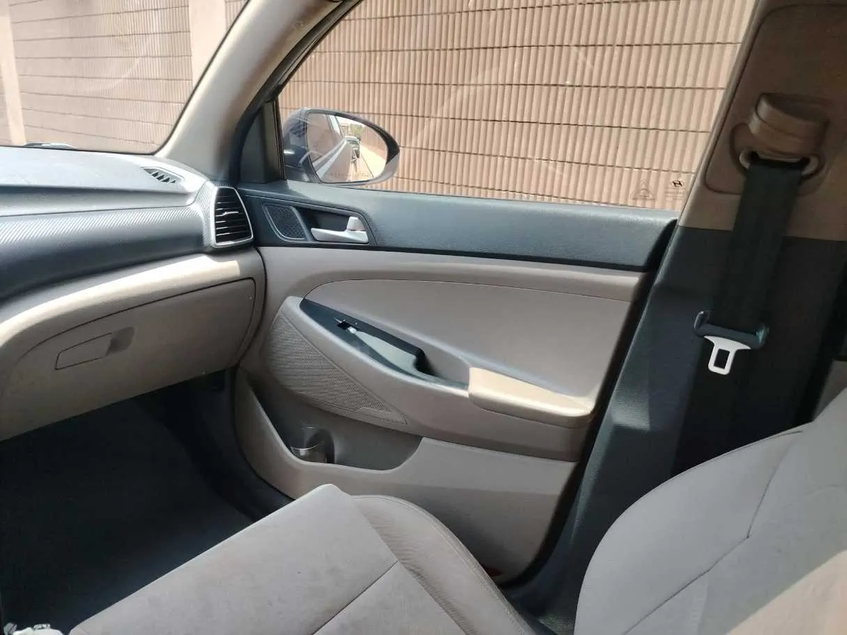 Car image 35