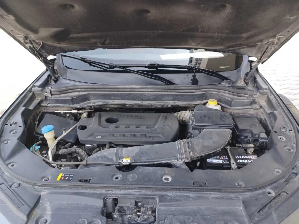 Car image 25