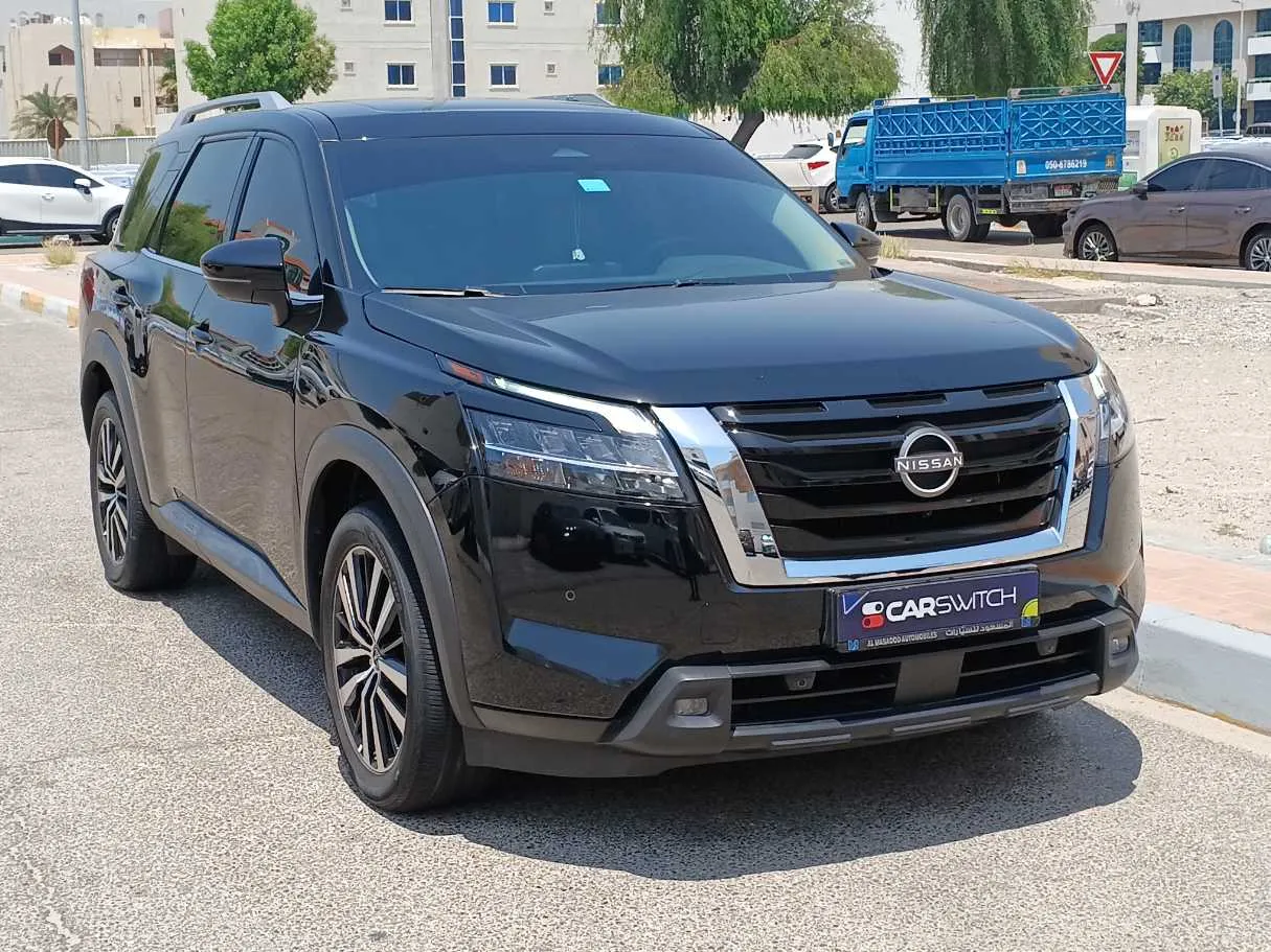 Car image 3