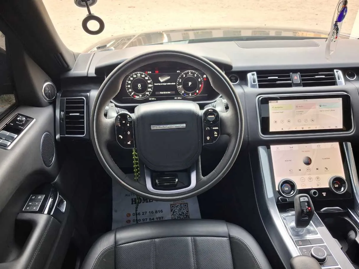 Car image 17