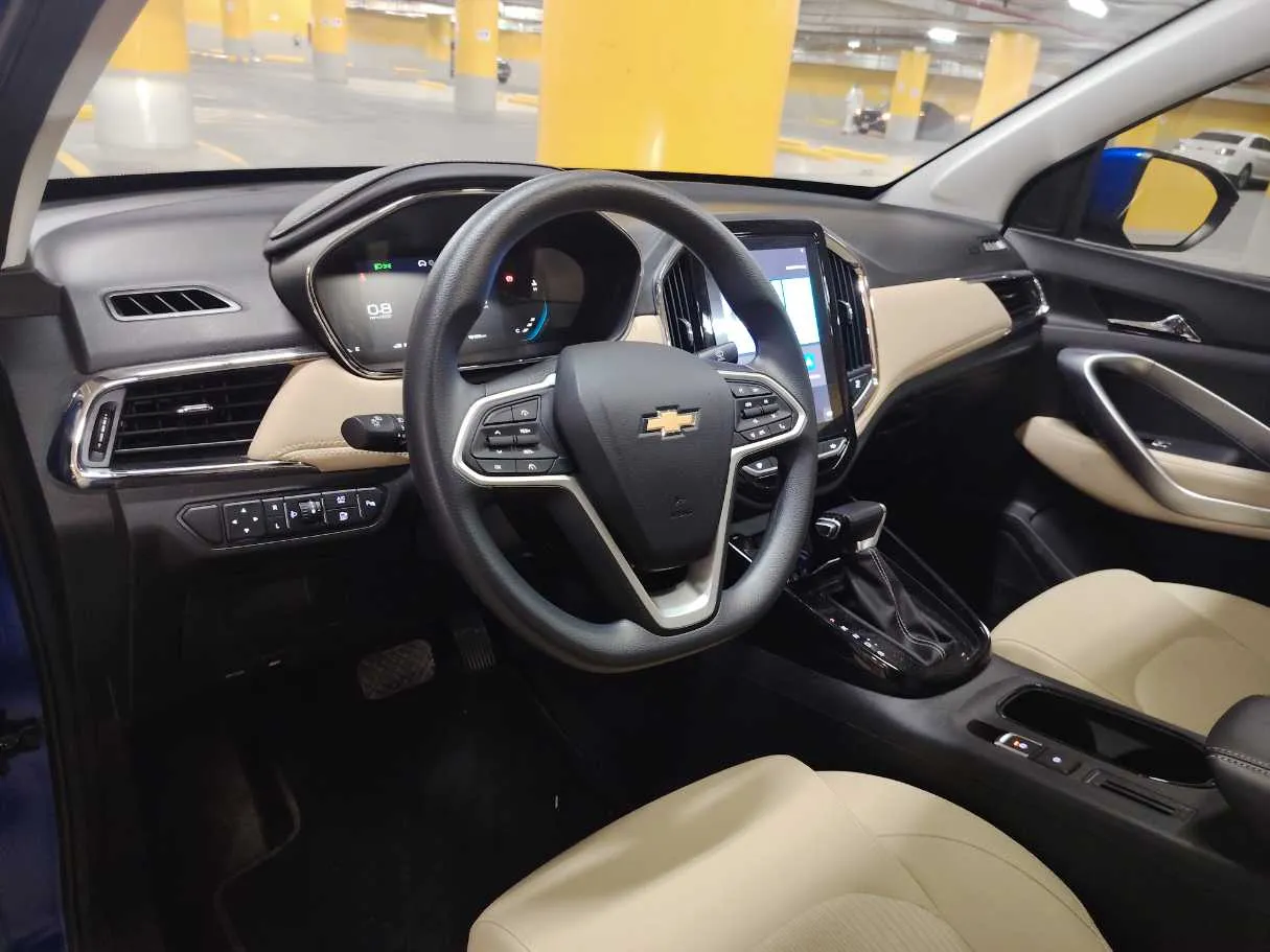 Car image 14