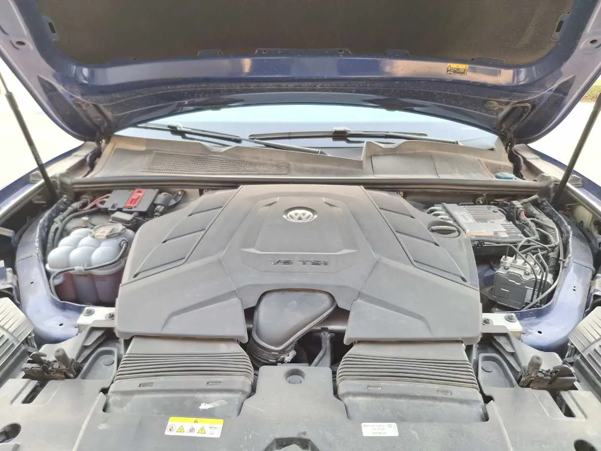 Car image 20