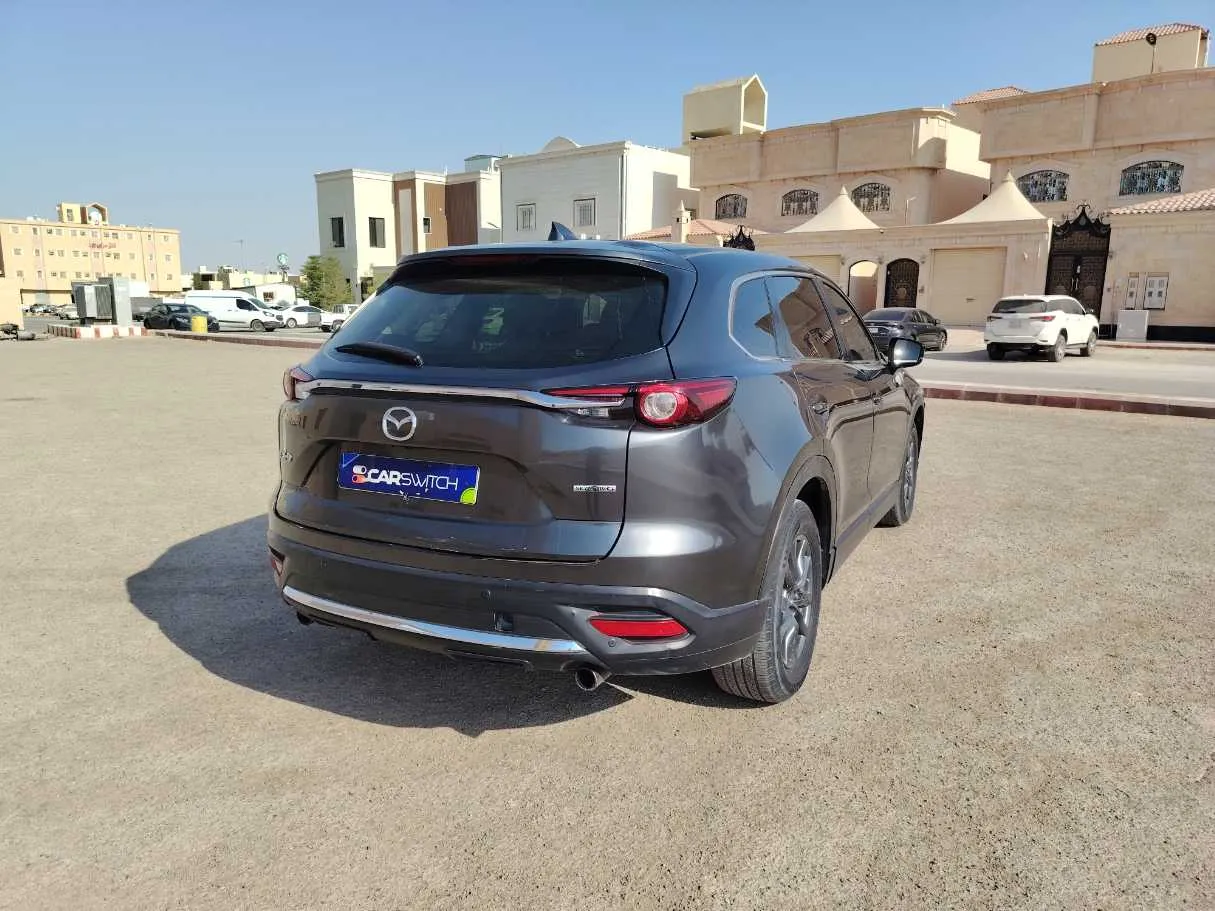 Car image 5