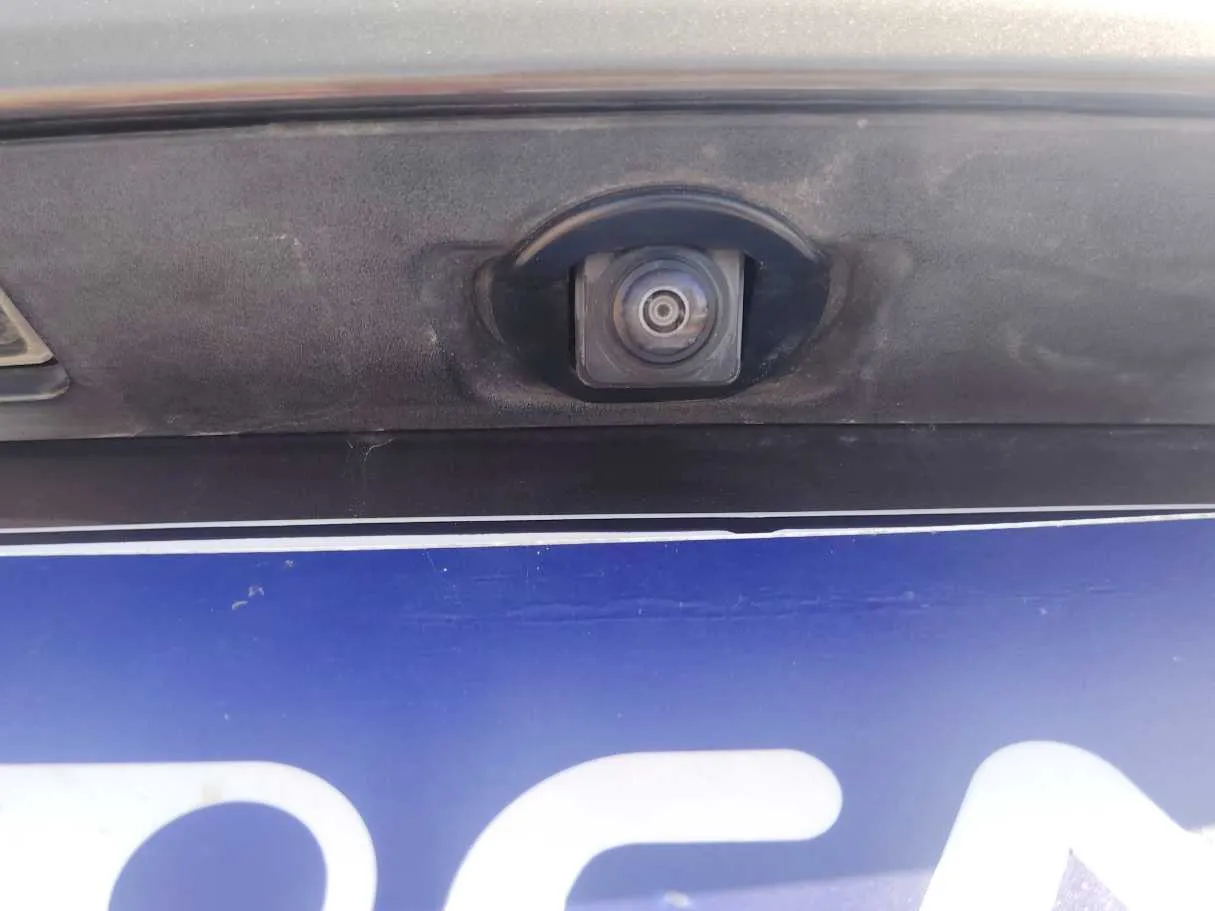 Car image 22