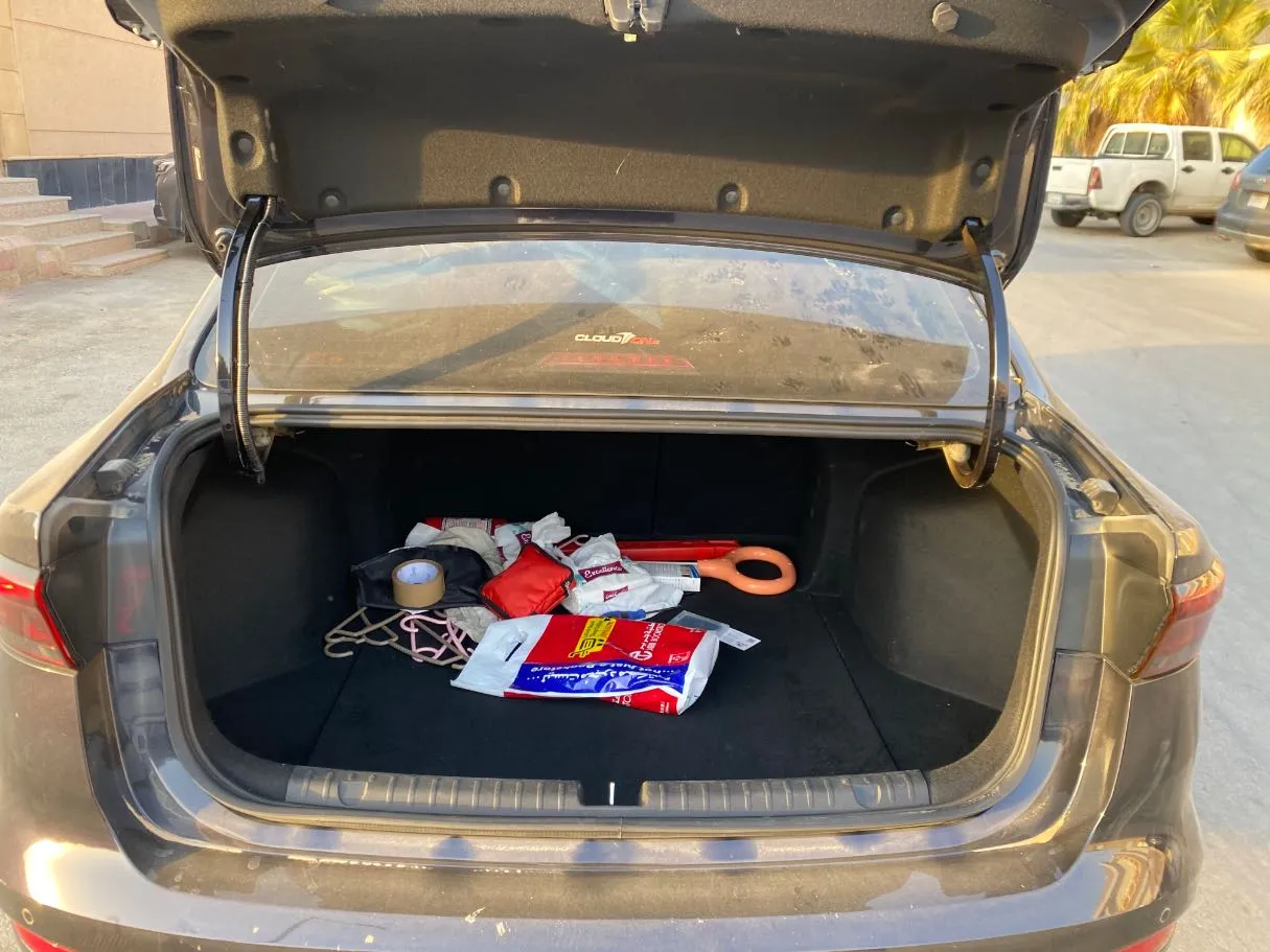 Car image 20