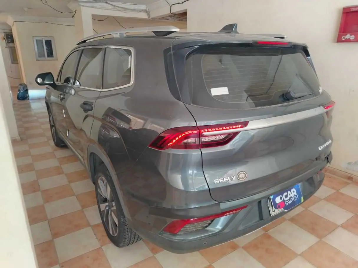 Car image 7